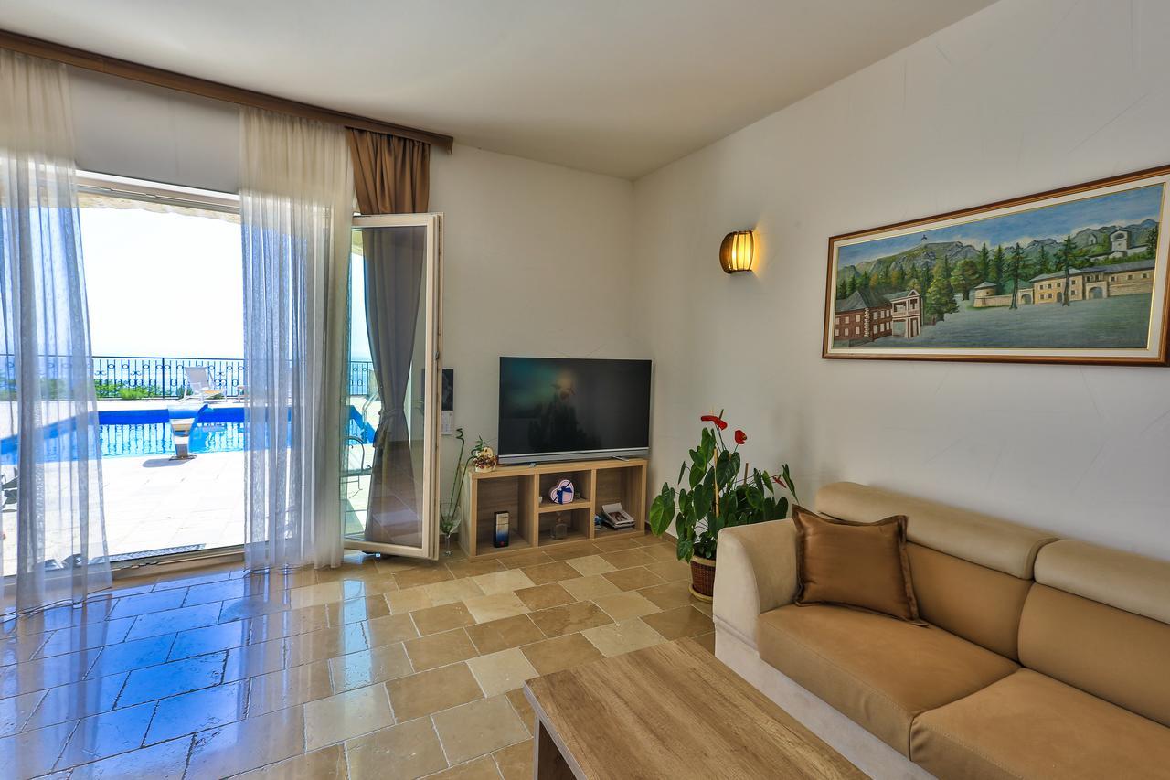 Sunny Villa Jasmine Sveti Stefan Buitenkant foto