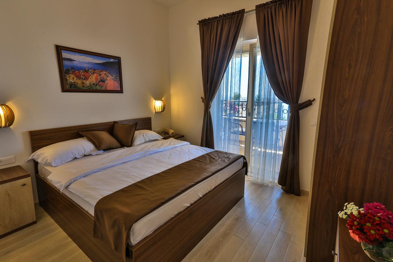 Sunny Villa Jasmine Sveti Stefan Buitenkant foto